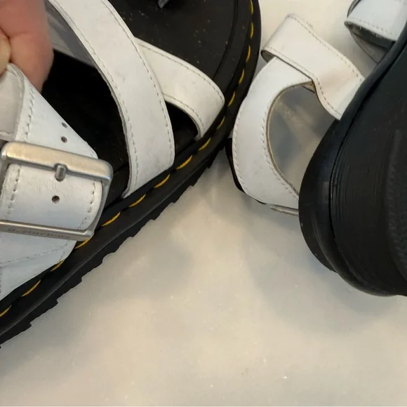 Dr Martens “AVRY” Women’s White Platform Sandals Size US 7 EU 38 NEW